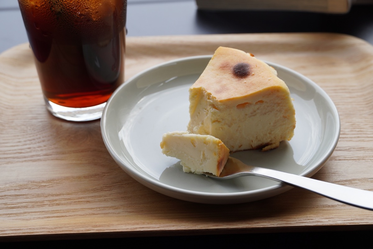 バスクチーズケーキとアイスコーヒー