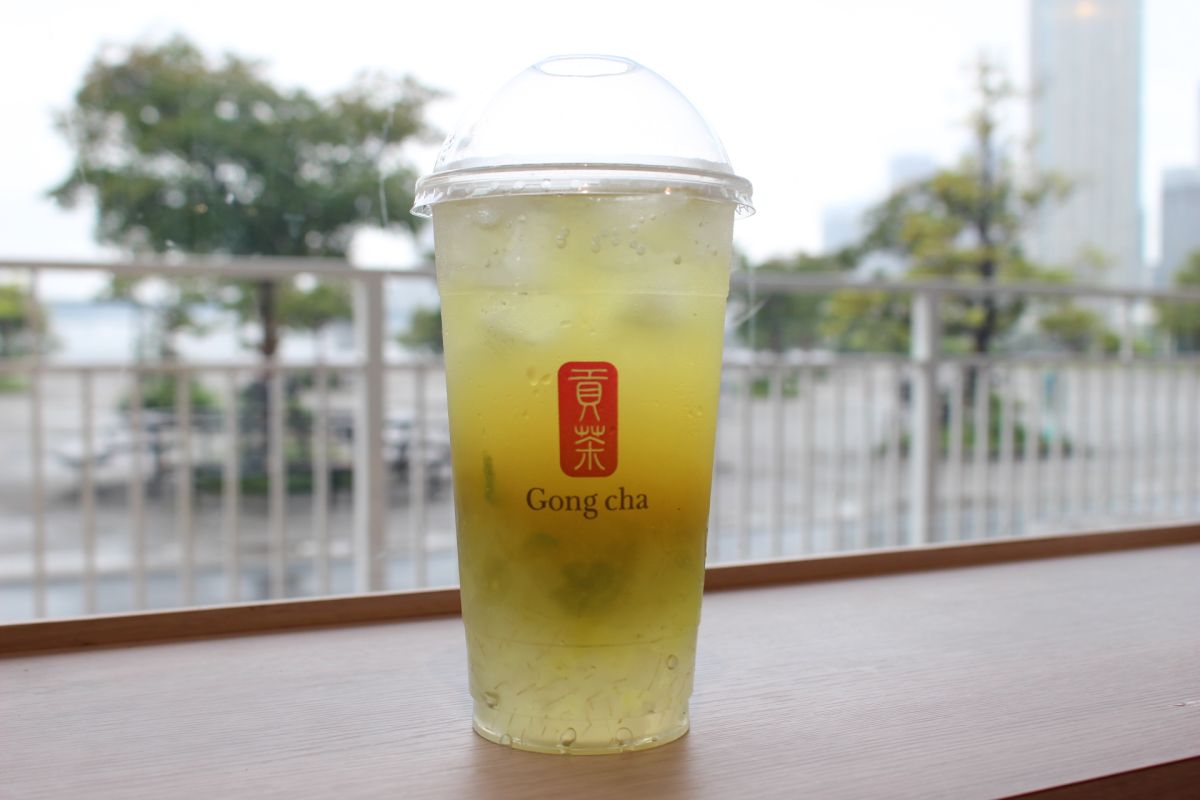 SHINEシャインマスカット スパークリングティー（ICED/L） 760円