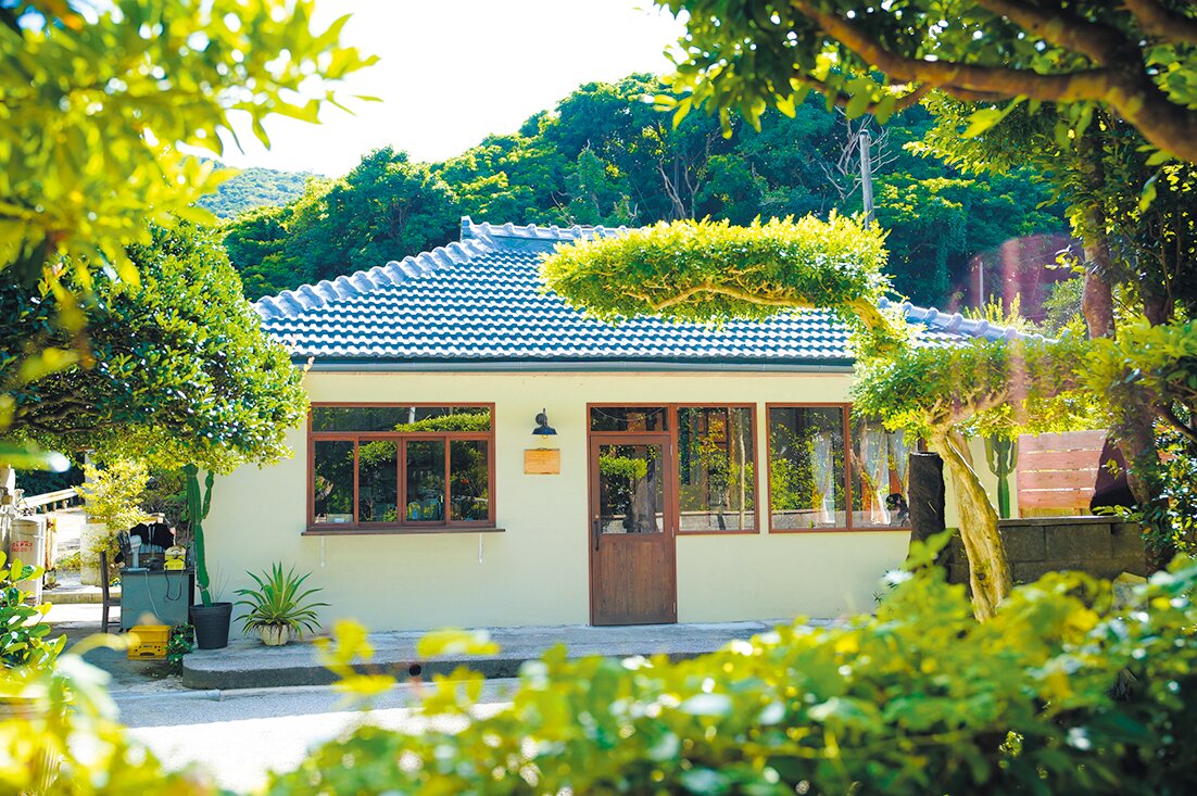 BLOOM HOUSE
