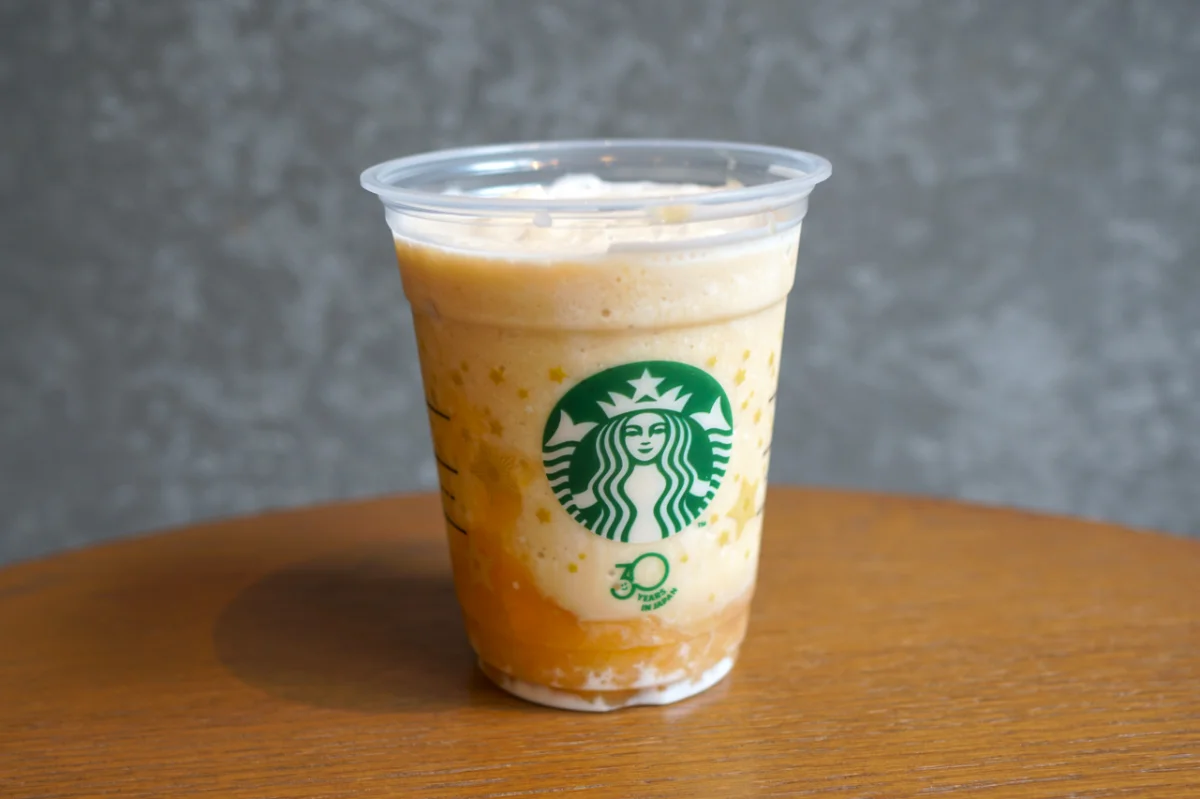 「バナナ アフォガート フラペチーノ&reg;」正面