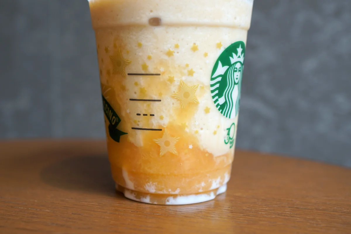 「バナナ アフォガート フラペチーノ&reg;」側面