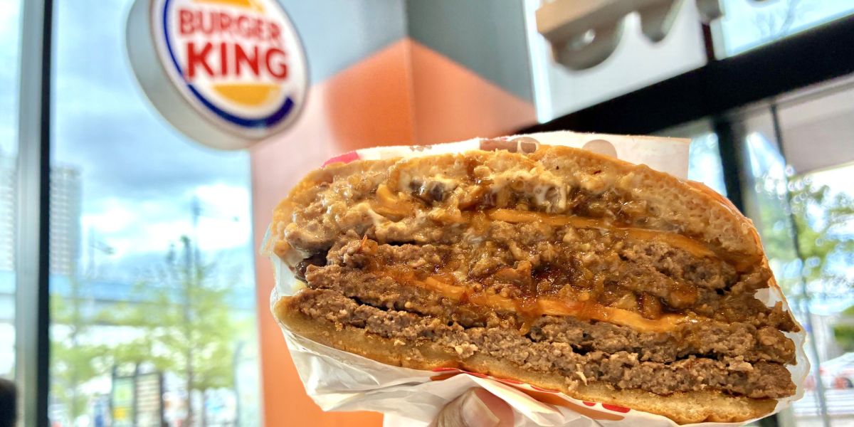 【バーガーキング®新作】これは反則！1600kcal超えの「スモークハウス ザ・ワンパウンダー」実食レポ
