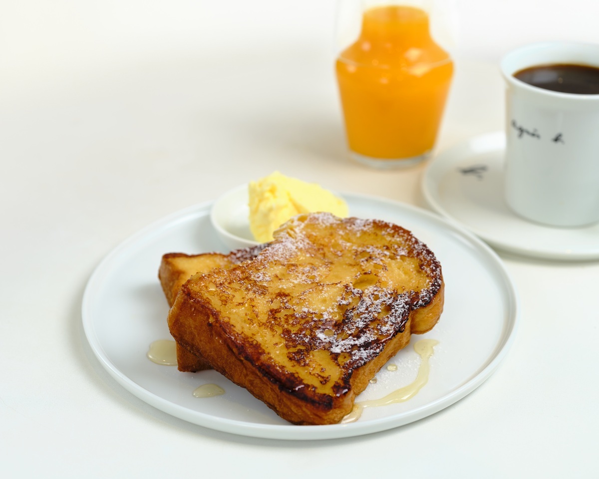 写真提供：アニエスベー カフェ神戸阪急店／Photo：Yoshiki Okamoto