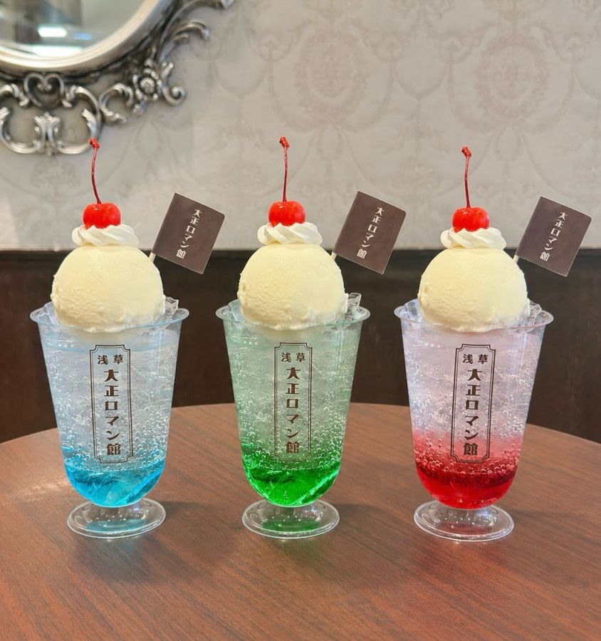 「クリームソーダ」各850円