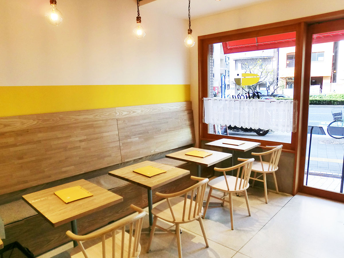 ペリカンカフェ店内