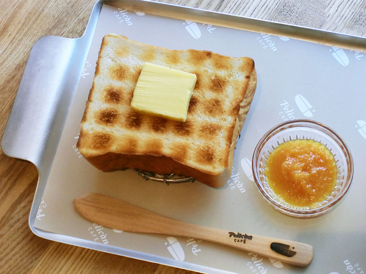 「炭焼きトースト」単品550円、ドリンク付き910円