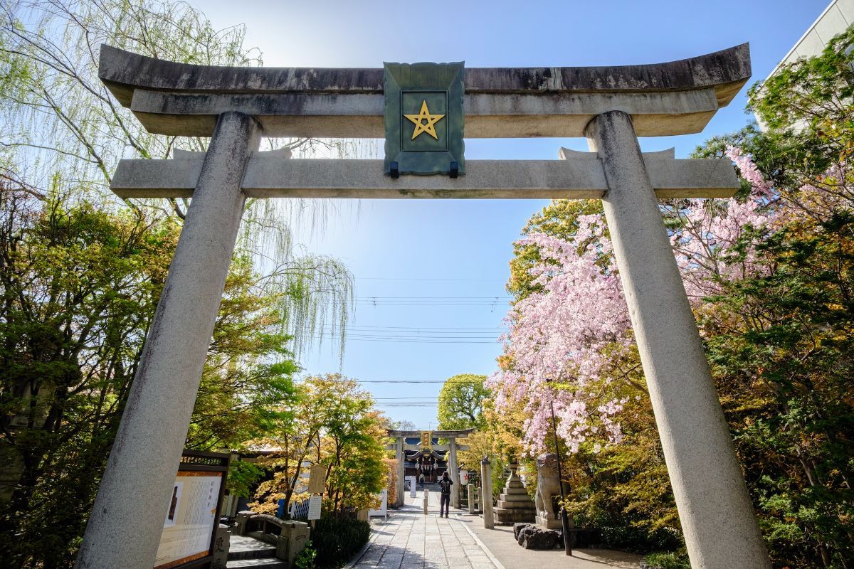 一の鳥居／写真提供：晴明神社