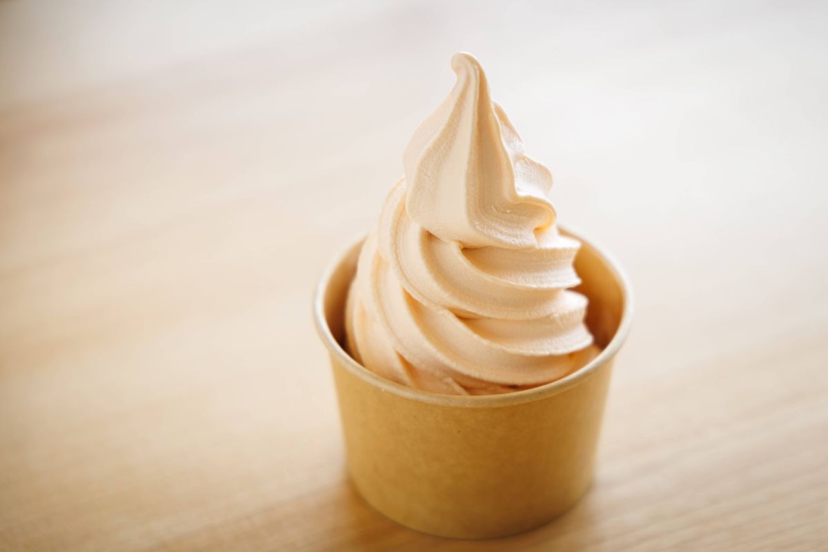 「道の駅 275つきがた」の「トマトソフトクリーム」450円（週替り提供）