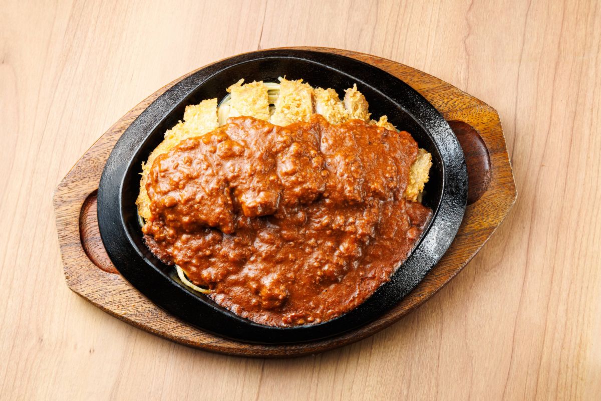 「道の駅 しらぬか恋問館」のカツスパ1250円