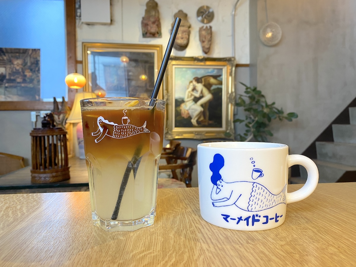 画像左から「コーヒーレモネード」710円のアイス、ホット