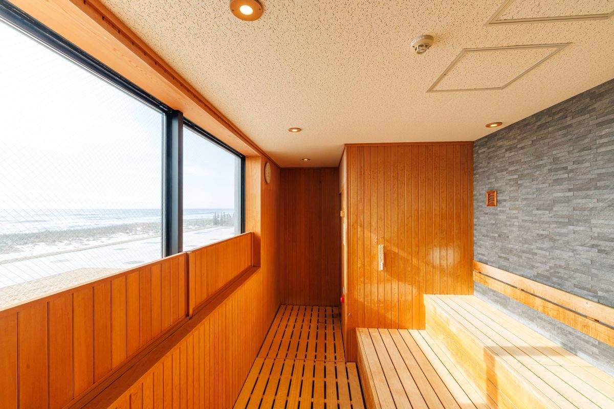 「道の駅 しらぬか恋問館」の海の見えるサウナ