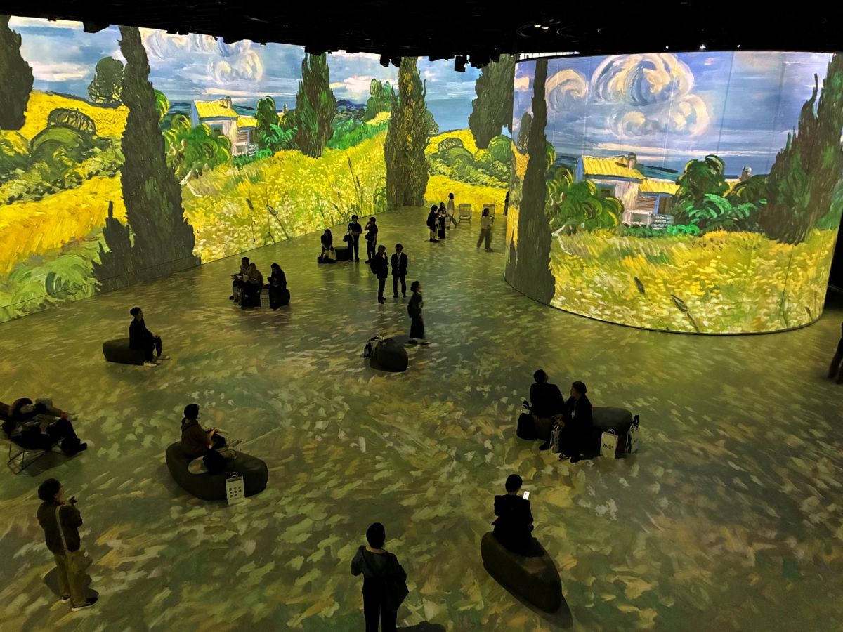 メインホール全景
