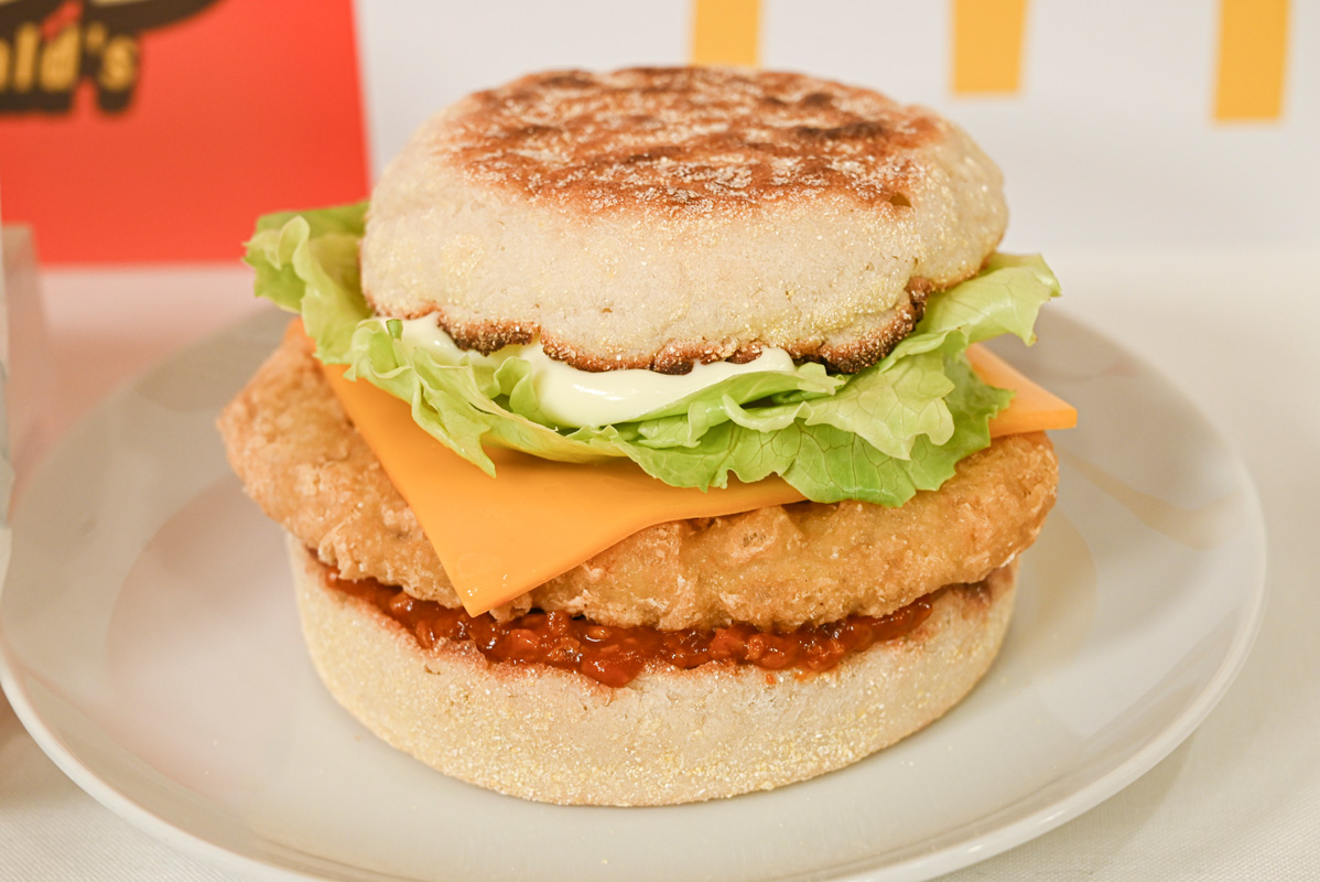 朝にうれしいメキシカン「メキシカンタコスチーズチキンマフィン」単品410円～、バリューセット610円～、コンビ470円～