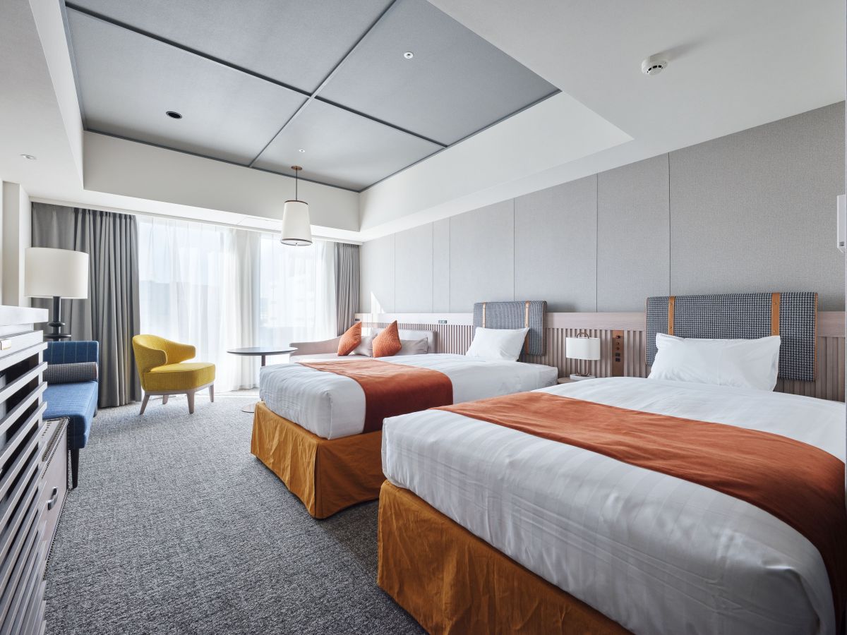 「プレミアムルーム」（税・サービス料込み）2名1室 1泊素泊まり 2万円〜／&copy;︎Premium hotel MONday 舞浜ビューⅠ
