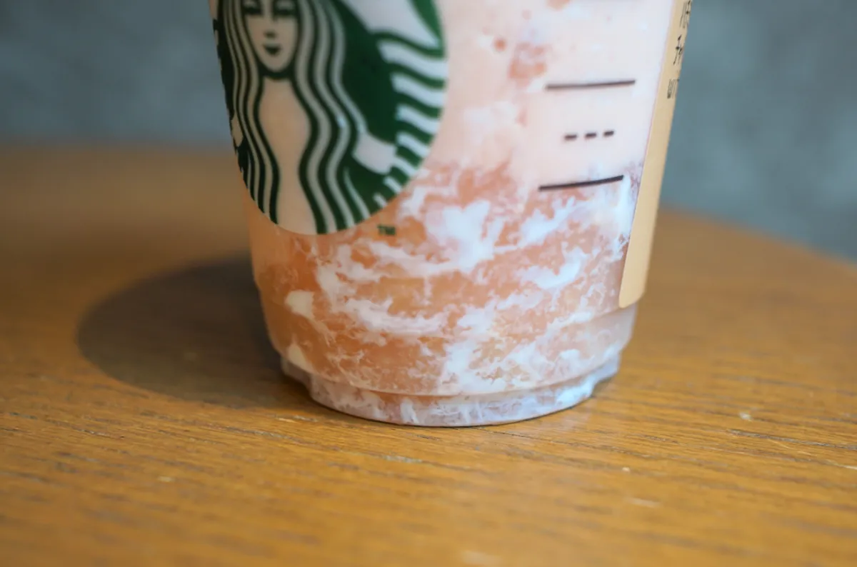 「ピーチ & ピーチミルク フラペチーノ&reg;」カスタマイズ：アーモンドミルク変更（＋55円）＋チャイシロップ追加（＋55円）