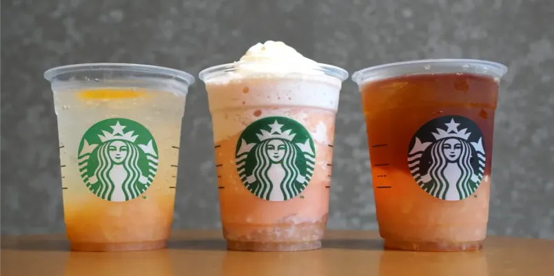 【スタバ新作・2026】とろけるっ！ ピーチの果肉感♪「ピーチ & ピーチミルク フラペチーノ®」など3種を実食レポート！ おすすめカスタムを徹底紹介