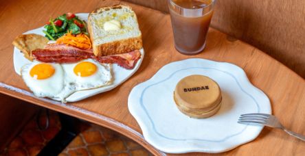 築60年超のビルが丸ごと喫茶店＆ショップに！ 蔵前「SUNDAE APART」のレトロ空間に沼る