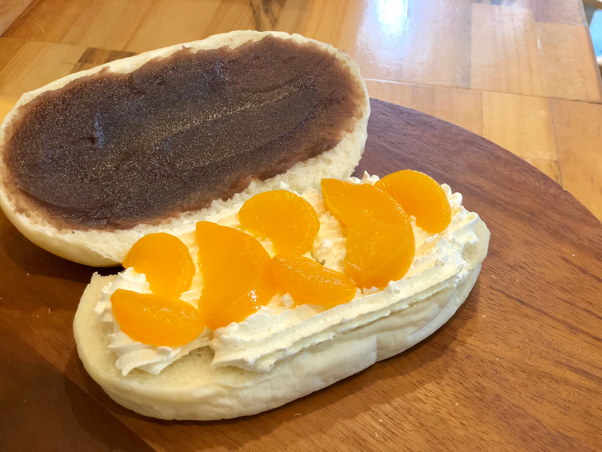 「フルーツサンド」380円に「あん」70円をトッピング