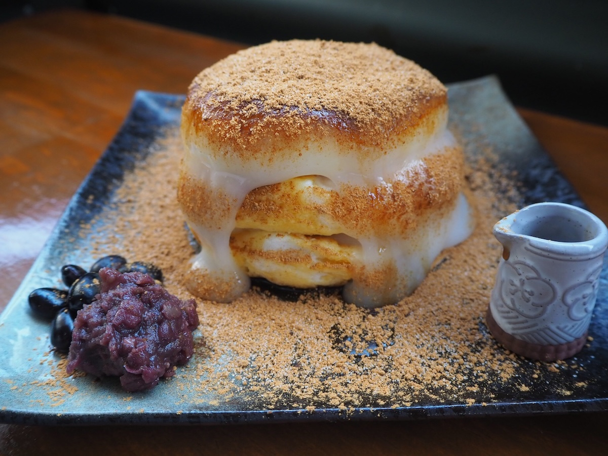 「きな粉と求肥のパンケーキ」1650円　写真提供：Vinefru銀座