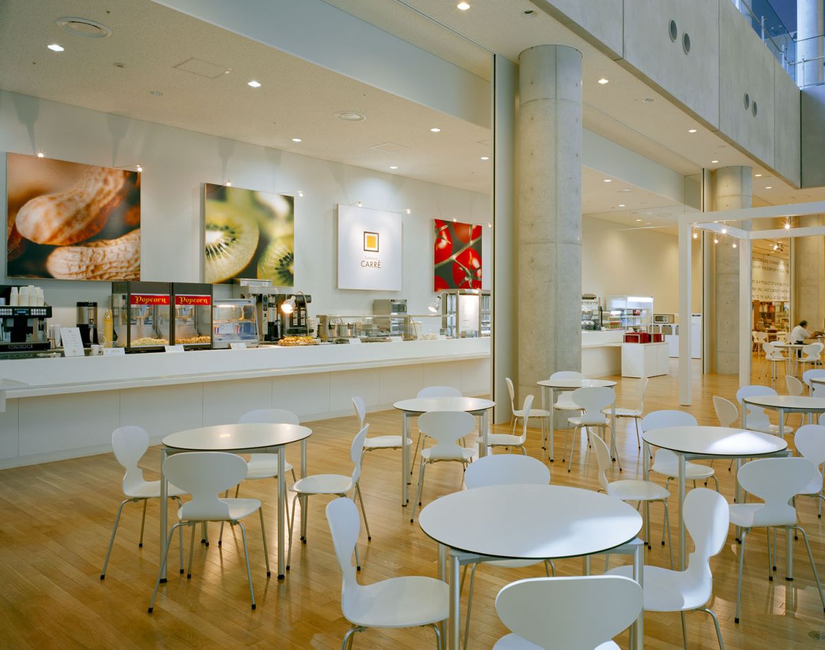 カフェテリアカレ店内
