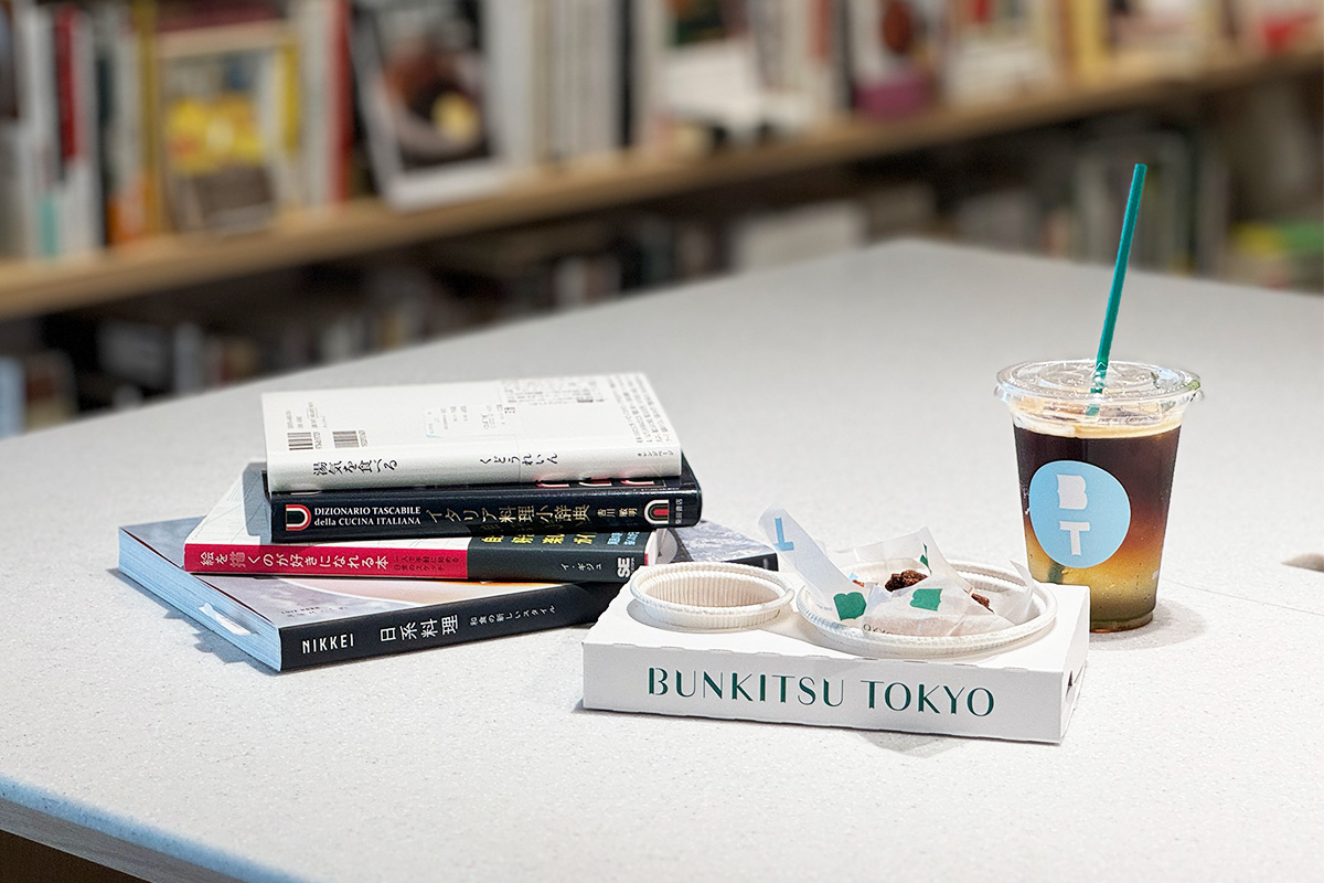 「Cafe ensemble」本とコーヒー