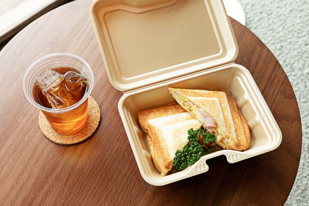 「いぶしベーコンとたまごのホットサンド」680円
