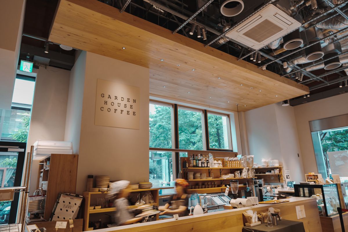 兜町のGARDEN HOUSE COFFEE店内