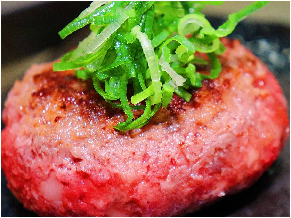 「極味やハンバーグステーキ」Sサイズ 120g 1298円、Mサイズ 160g 1705円、Lサイズ 200g 2068円、D（ダブル）サイズ 3300円