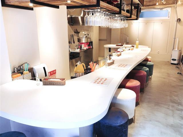 「カブトシモキタ」店内