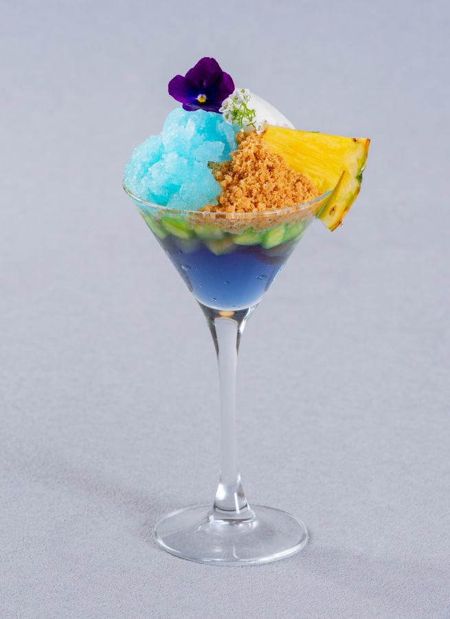 「青いピニャコラーダパフェ」2000円