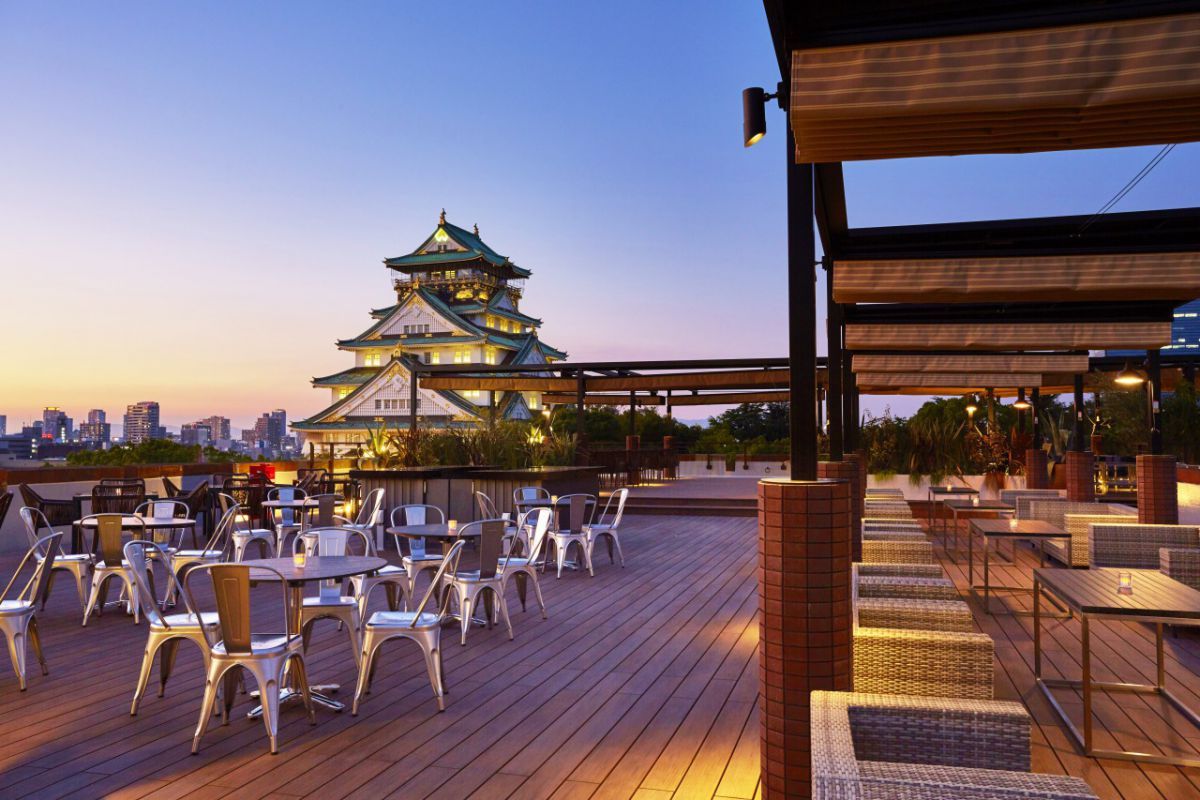 「BLUE BIRDS ROOF TOP TERRACE」テラス席
