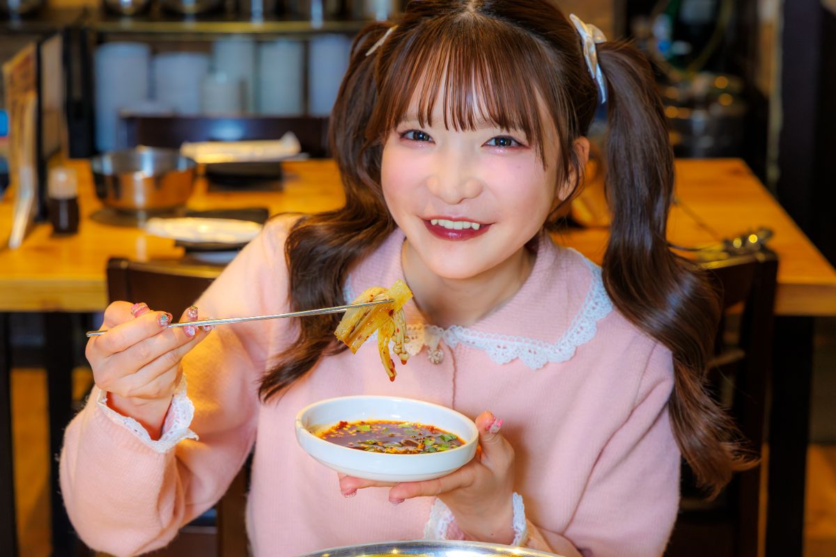 鍋を食べるもえあず