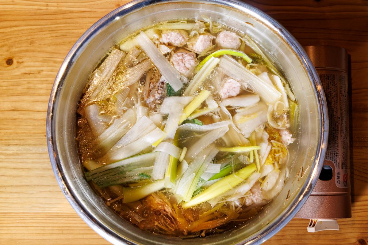白キムチを入れた鍋