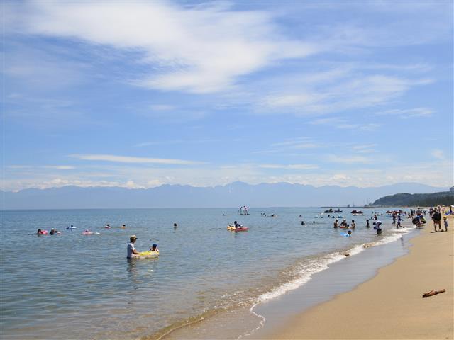 富山県のおすすめビーチ・海水浴場、2026年度の開設・中止は