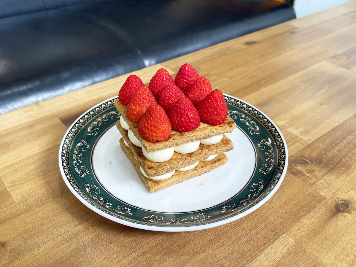 「季節のミルフィーユ」1700円（すずあかね+200円 ※フルーツの種類や品種により追加料金あり）
