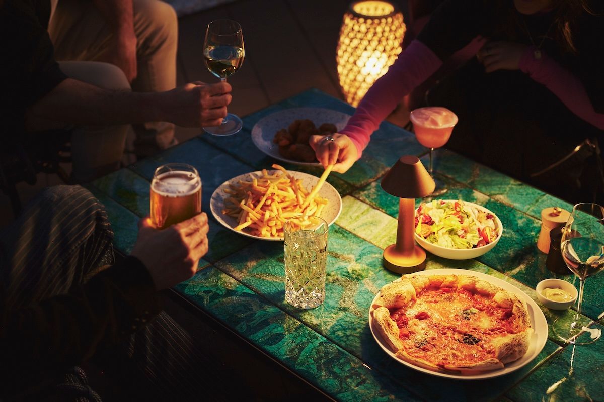 ホテルインディゴ東京渋谷「Pink Flamingo Beer Garden」