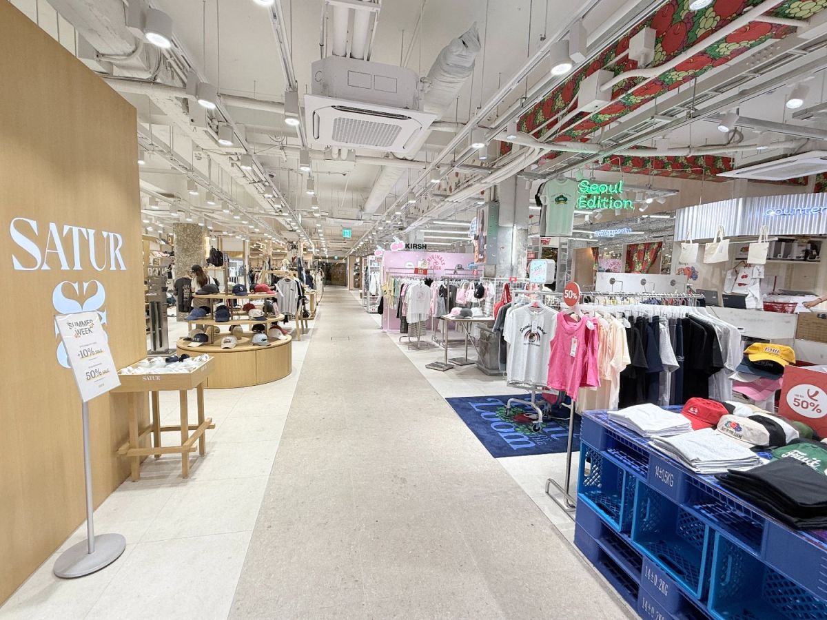 ファッションゾーンの全景