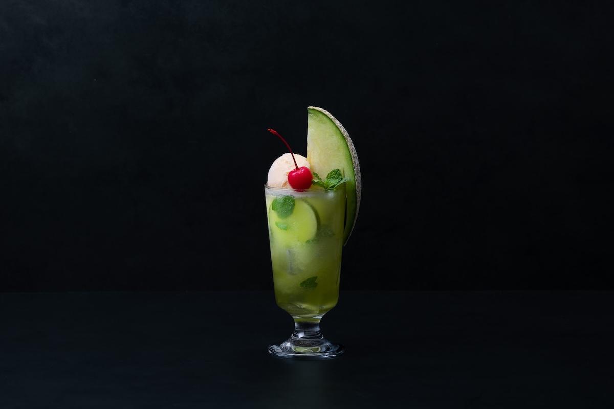 「専門店のメロンクリームソーダ」780円