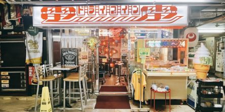 【浅草】地下街に広がるネオ昭和レトロ空間！「ドライブイン電電」で雑貨・カフェ・バーを満喫