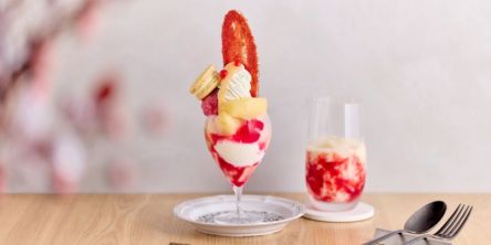 【京都】人気パティスリー待望のカフェ「SHiQ」で、桃パフェ、桃フレンチトースト、桃フラッペと桃ざんまいの桃まつり