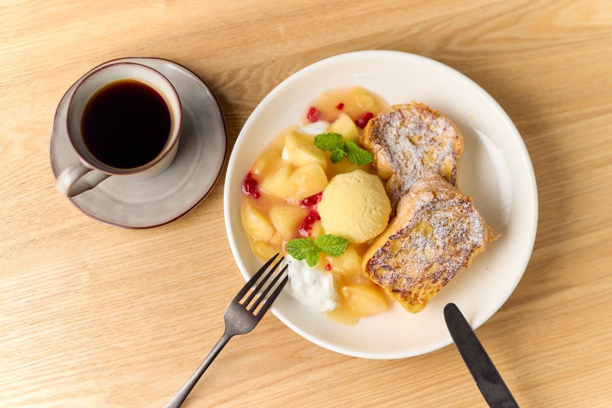 「フレンチトーストプレート［バニラアイス・ドリンク付き］」1700円