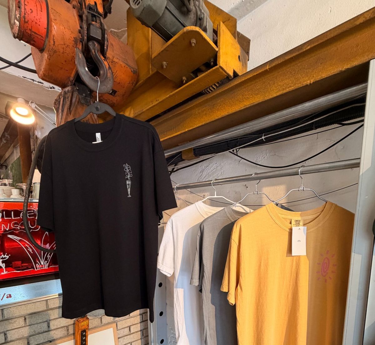 半袖TシャツW2万9000／提供：ムンレバング