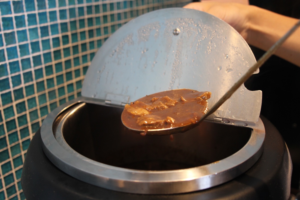 「神戸牛入りカレー」