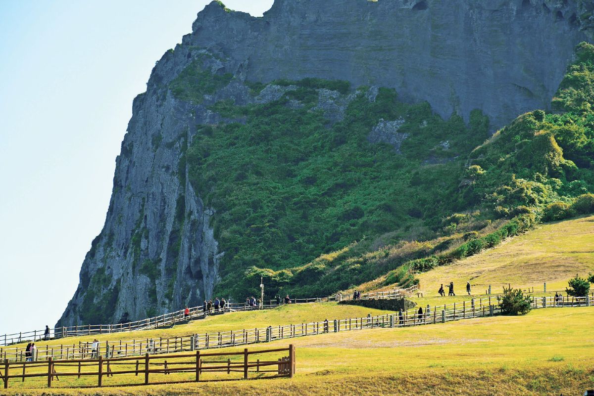 城山日出峰