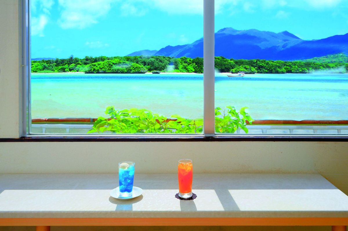 川平湾　カフェ