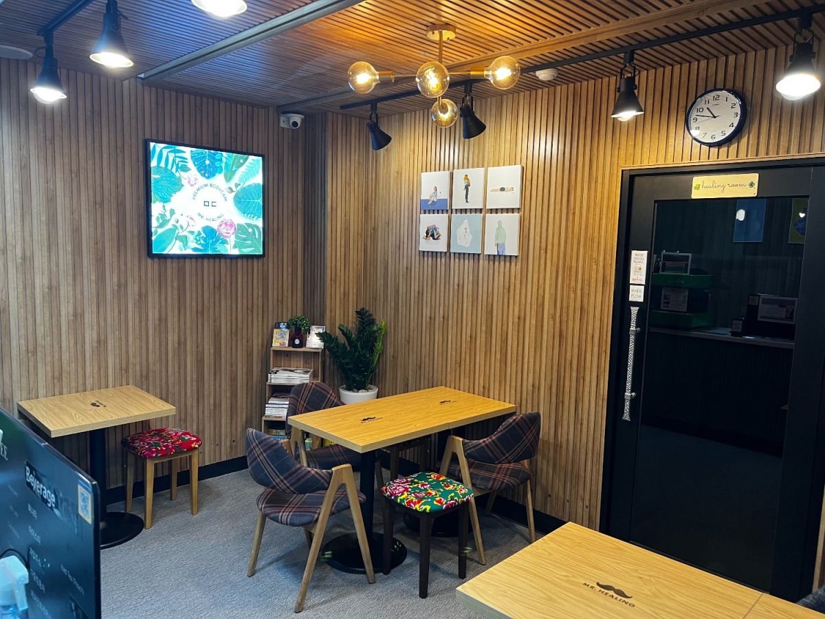 カフェラウンジでのんびりと余韻に浸れる／提供：MR.HEALING 明洞駅店