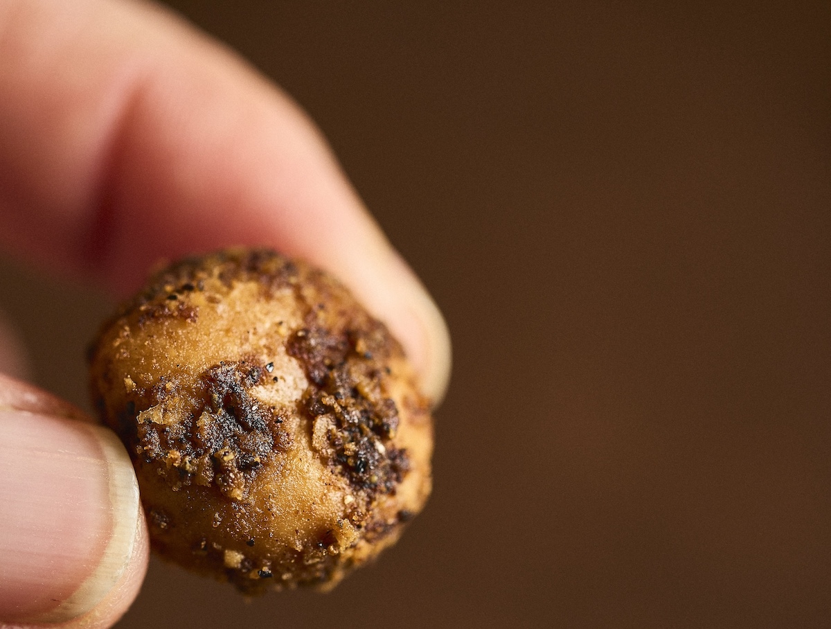 クレープに添えられたお菓子