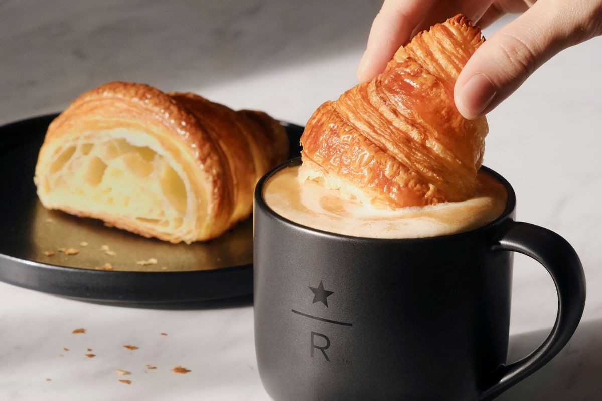 コルネッティの食べ方は、ミラノっ子もうなる「ディップスタイル」
