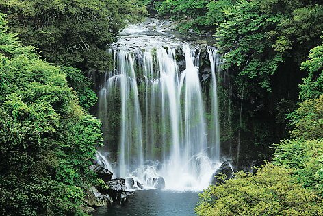 天帝淵瀑布