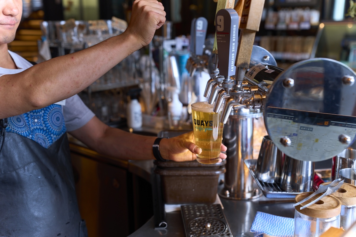 自社醸造「NUMBER NINE BREWERY」のクラフトビールが常時7〜８種が揃う